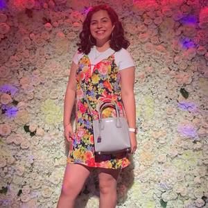 Meet your Posher, Elise